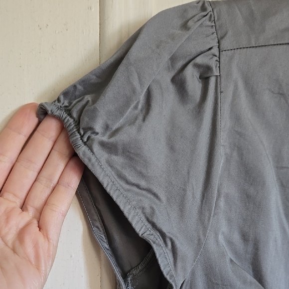 Women's Gray Button-Up Top - Picture 7 of 9